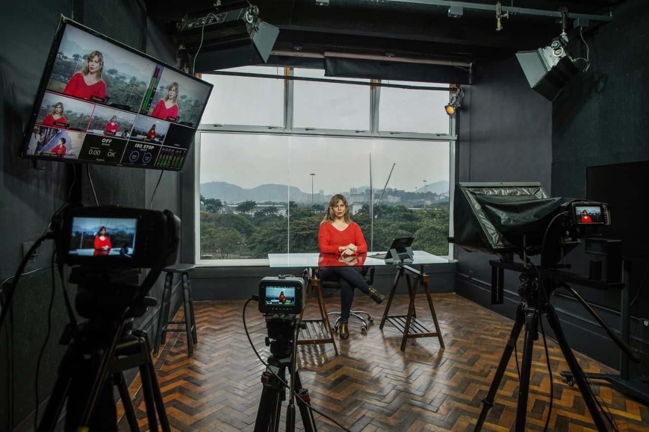 Estudio completo com equipamentos Blackmagic